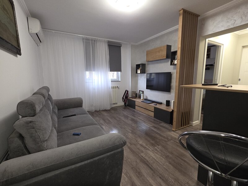 Petre Ispirescu, Sebastian, 10 minute de Unirii, 65000 euro