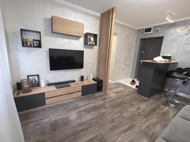 Petre Ispirescu, Sebastian, 10 minute de Unirii, 65000 euro